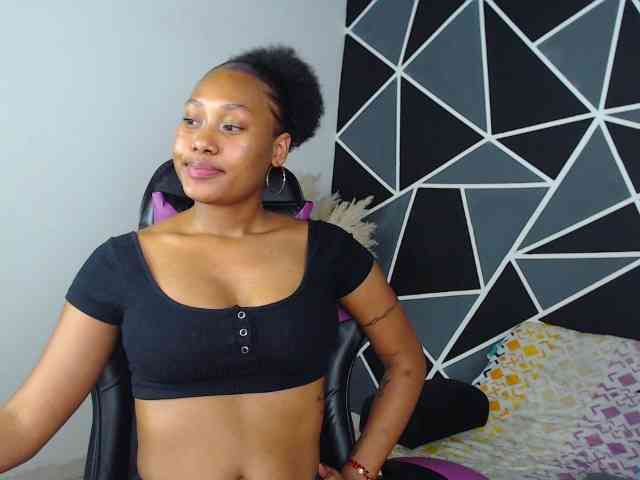 LaureenMoon webcam
