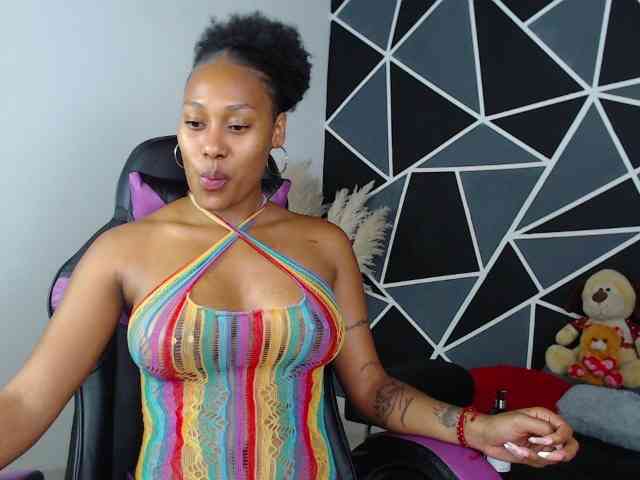 LaureenMoon webcam