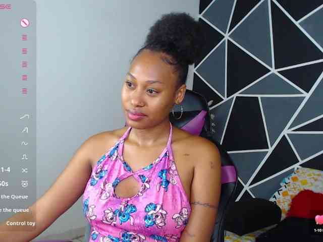 LaureenMoon webcam