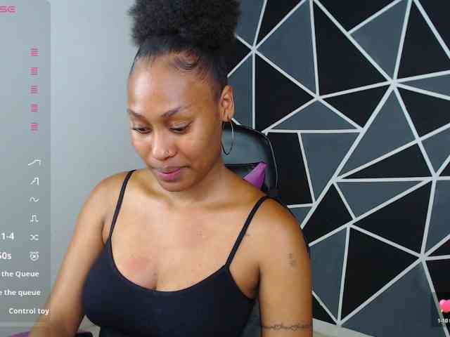 LaureenMoon webcam