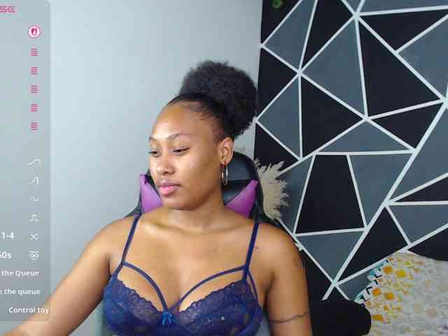 LaureenMoon webcam