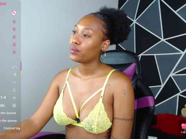 LaureenMoon webcam