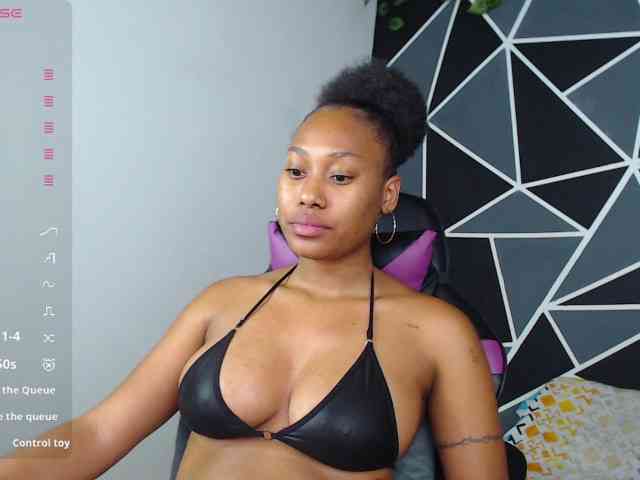 LaureenMoon webcam