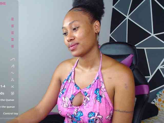 LaureenMoon webcam