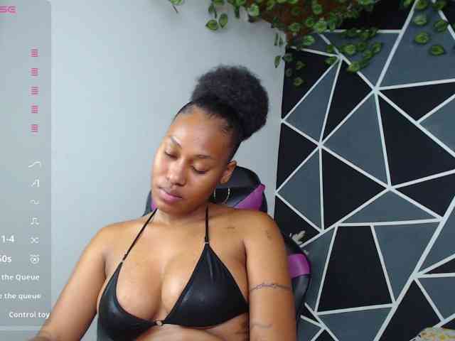 LaureenMoon webcam