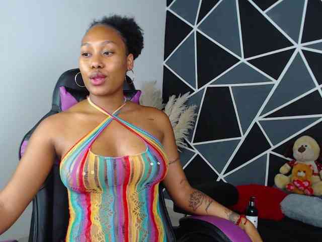 LaureenMoon webcam