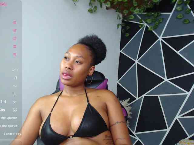 LaureenMoon webcam