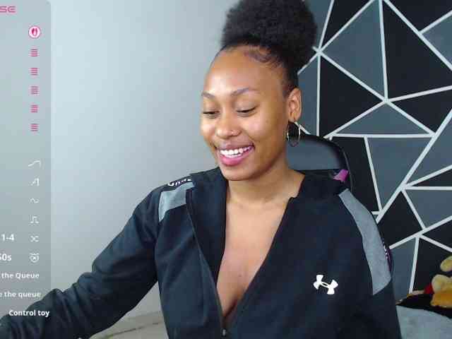 LaureenMoon webcam