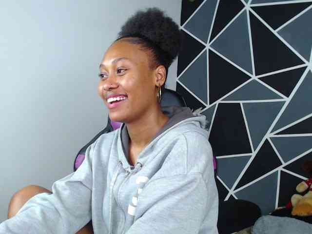 LaureenMoon webcam