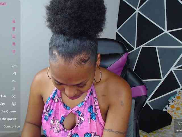 LaureenMoon webcam