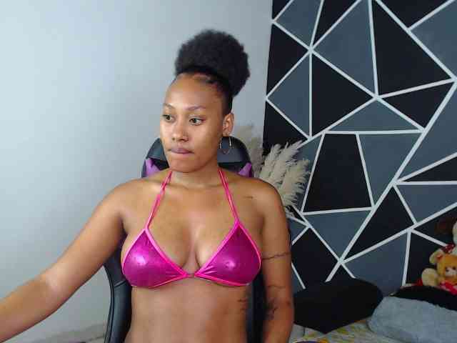 LaureenMoon webcam