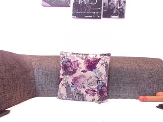 Bigbootymia Porn Show