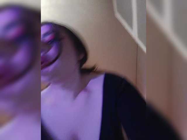 SilviaGrace's BongaCams show and profile