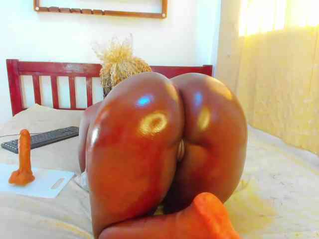 Lilyusk11 webcam