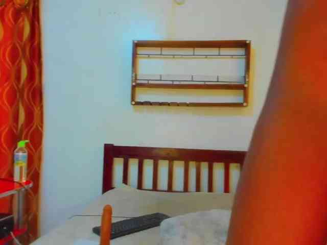 Lilyusk11 webcam