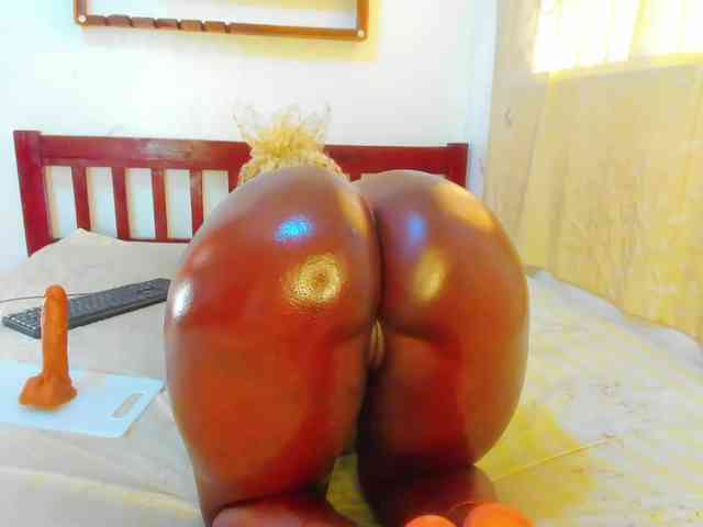 Lilyusk11 webcam