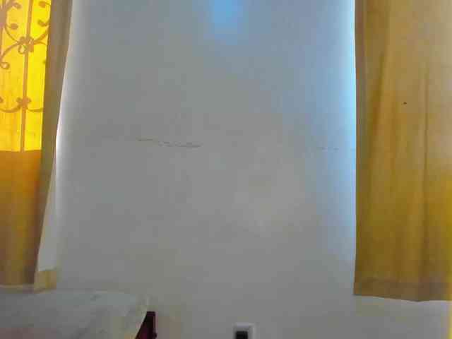 Lilyusk11 webcam