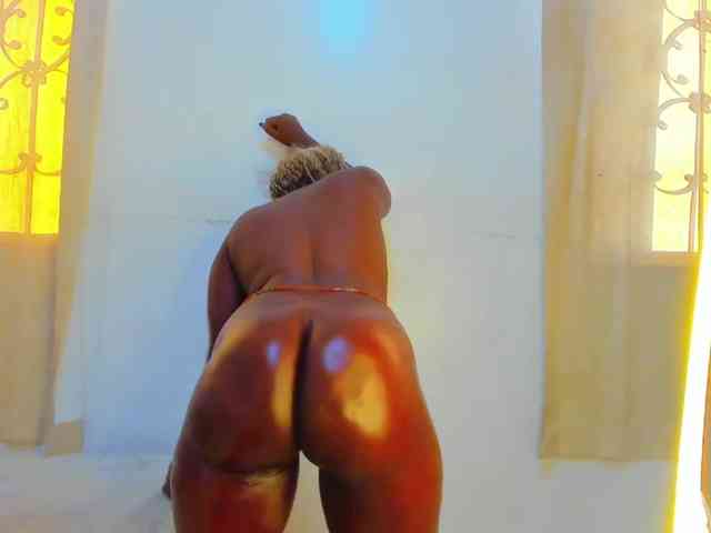 Lilyusk11 webcam
