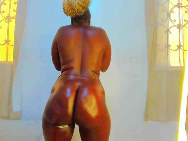 Lilyusk11 webcam