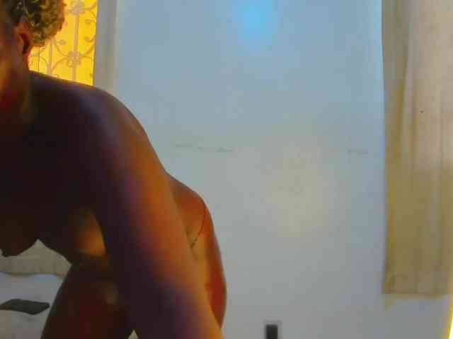 Lilyusk11 webcam