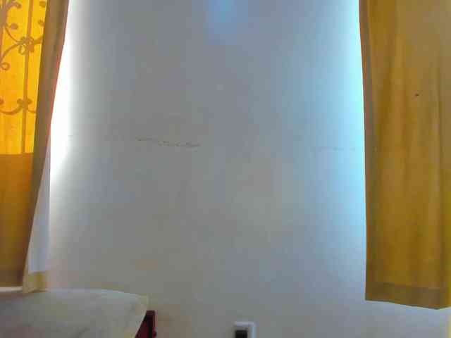Lilyusk11 webcam
