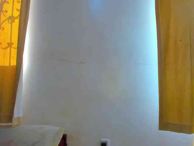 Lilyusk11 webcam