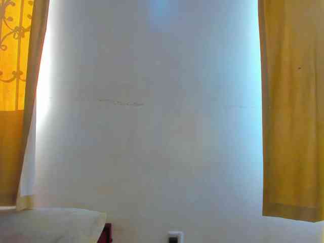 Lilyusk11 webcam
