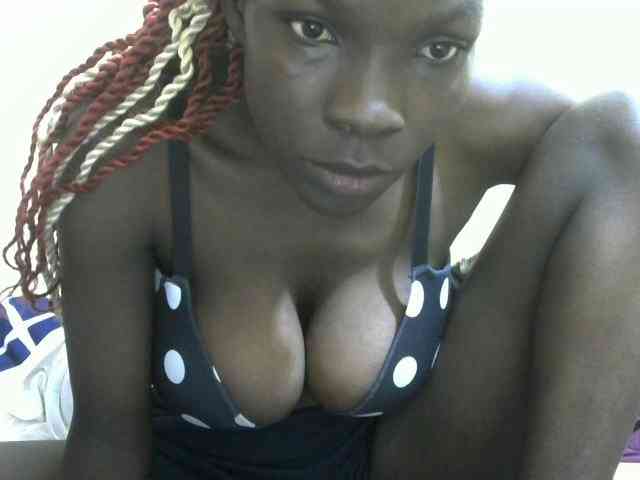 Cute-Ebony webcam