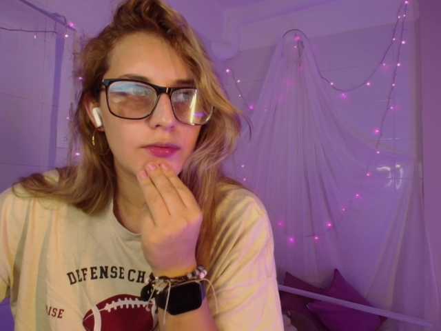 Isabela-Ross's BongaCams show and profile