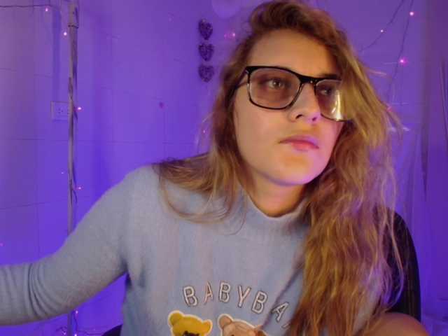 Isabela-Ross's BongaCams show and profile