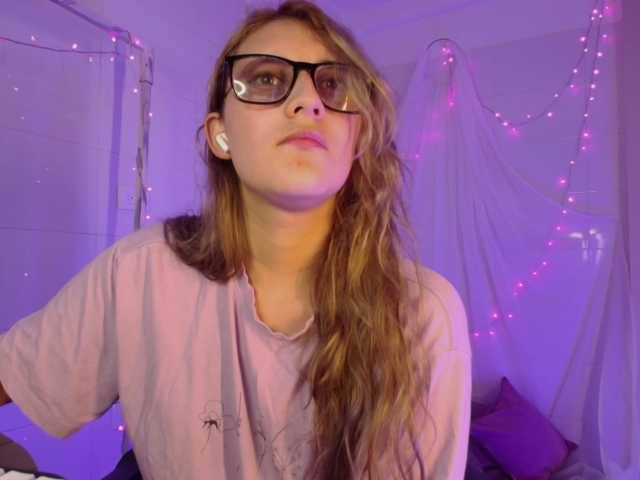 Preview of isabela-ross