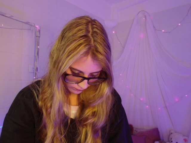 Isabela-Ross webcam bongacams model stream image