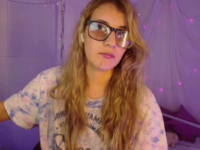 Isabela-Ross's BongaCams show and profile