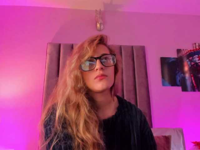 Isabela-Ross's BongaCams show and profile