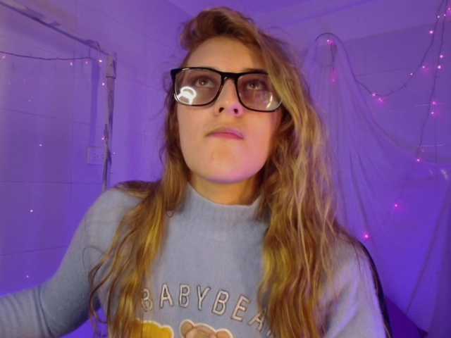 Preview of isabela-ross