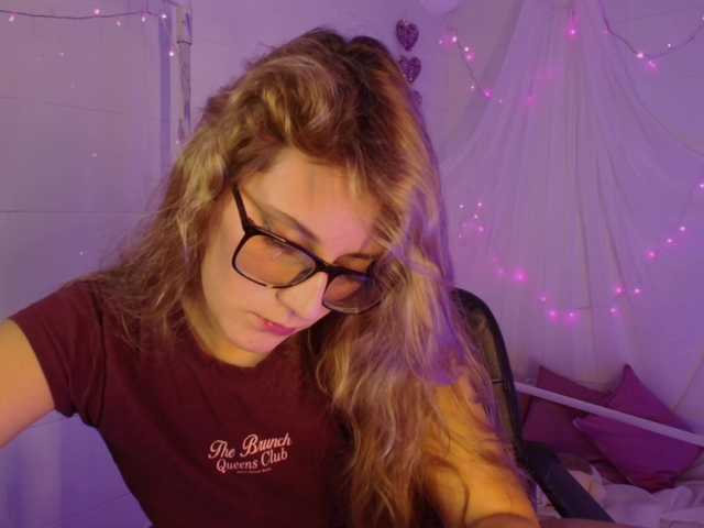 Isabela-Ross's BongaCams show and profile