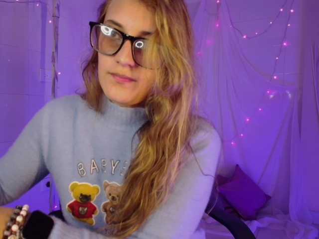 Preview of isabela-ross