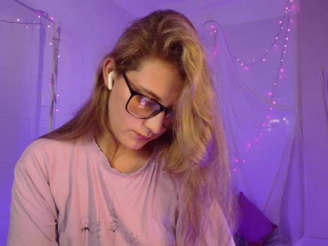 Isabela-Ross's BongaCams show and profile