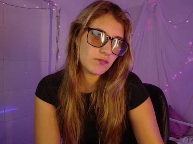 Isabela-Ross's BongaCams show and profile