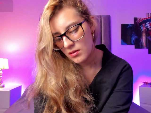 Isabela-Ross's BongaCams show and profile