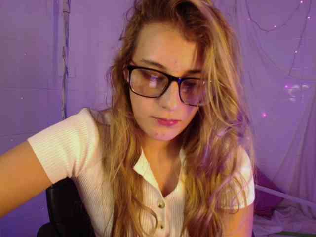 Isabela-Ross Live Webcam on BongaCams