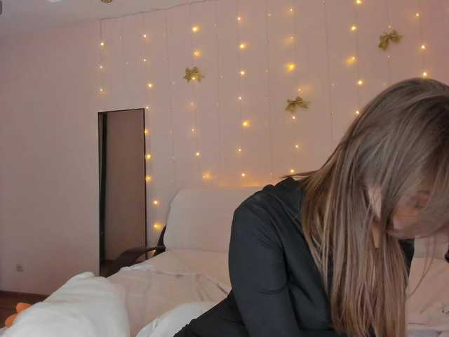 may-flower's BongaCams show and profile