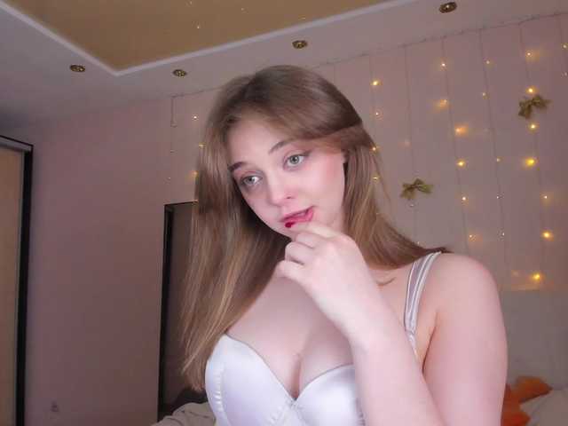 may-flower's BongaCams show and profile