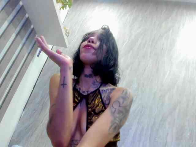 wandalover Live Webcam on BongaCams