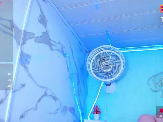 cristal-horny19's BongaCams show and profile