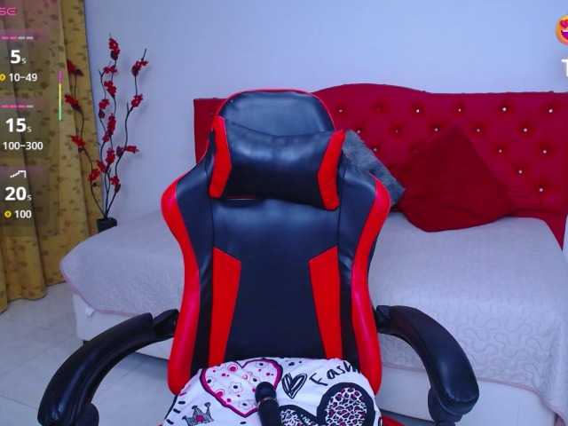 cristal-horny19's BongaCams show and profile