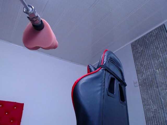 cristal-horny19's BongaCams show and profile