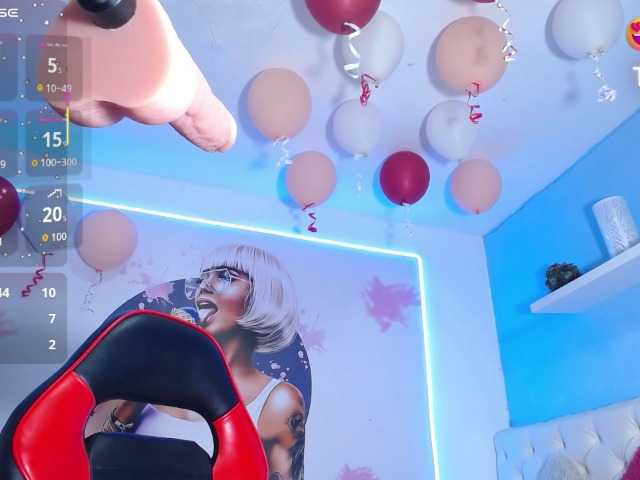 cristal-horny19's BongaCams show and profile