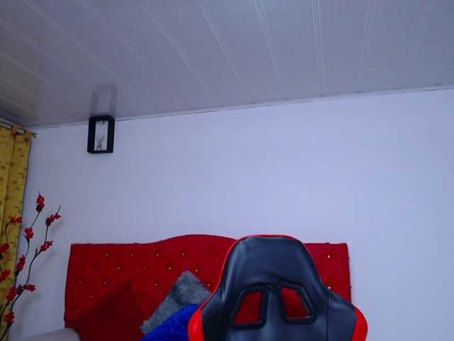 cristal-horny19's BongaCams show and profile