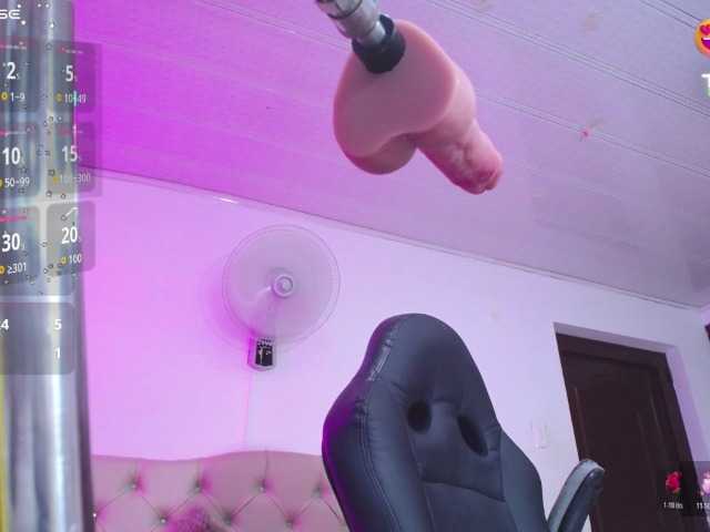 cristal-horny19's BongaCams show and profile